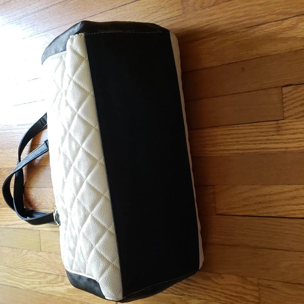 Large Betsey Johnson Bag Convertible  NWOT - Picture 5 of 8